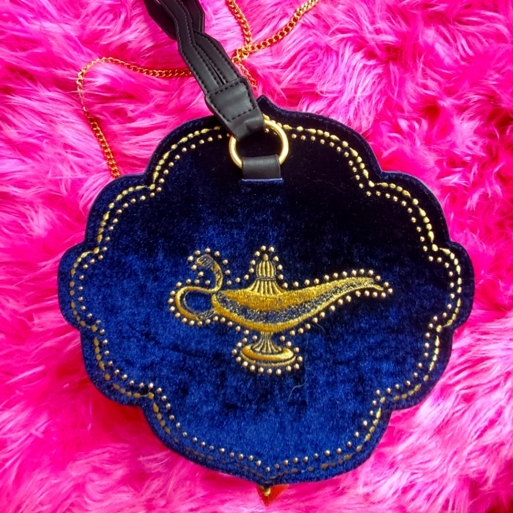 Danielle Nicole limited edition genie lamp purse